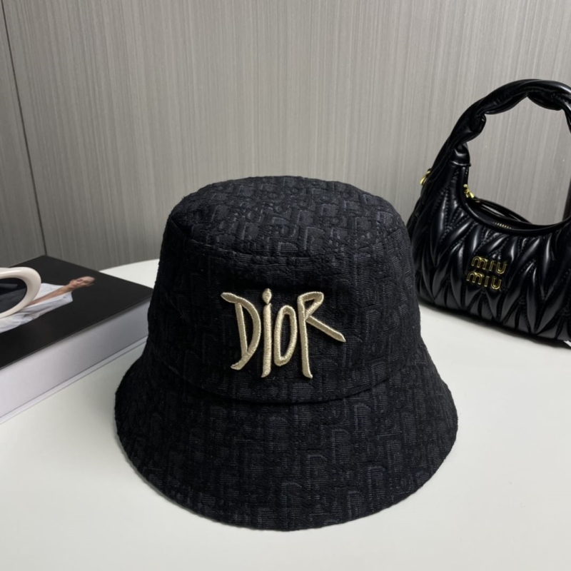 CHRISTIAN DIOR